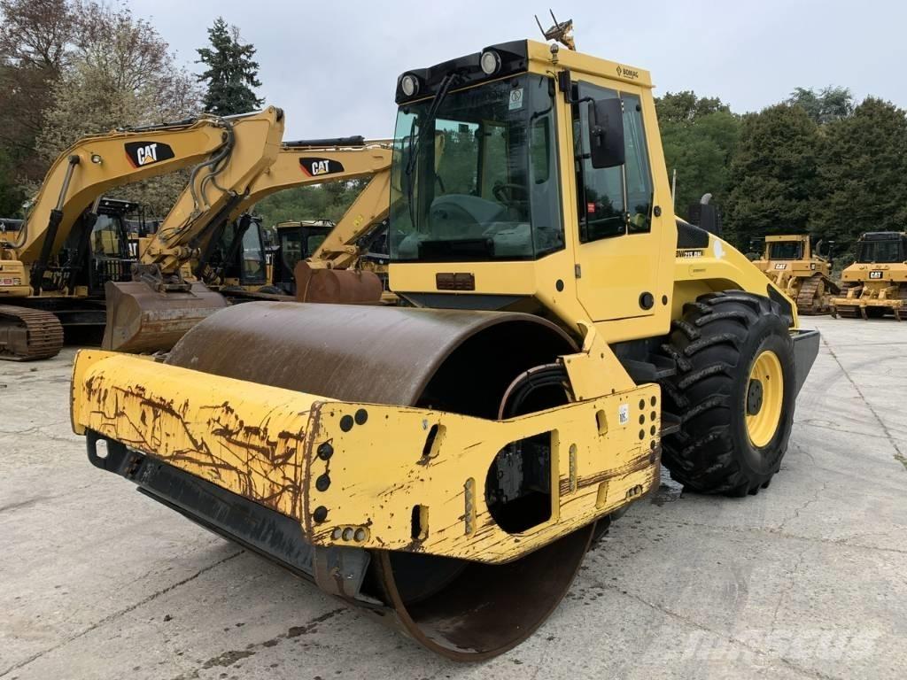 Bomag BW 213 D H-4 i ضاغطات التربة