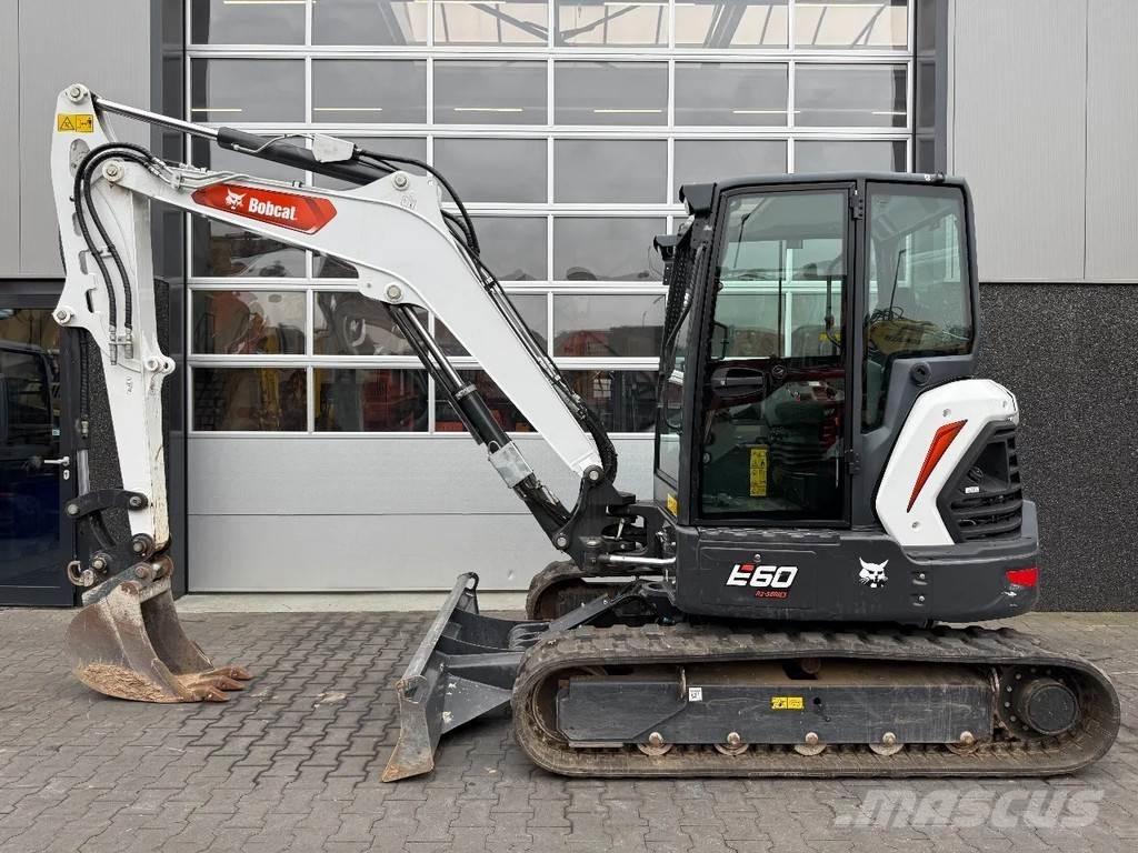 Bobcat E60 | A/C حفارات صغيرة أقل من 7 طن (حفارات صغيرة)