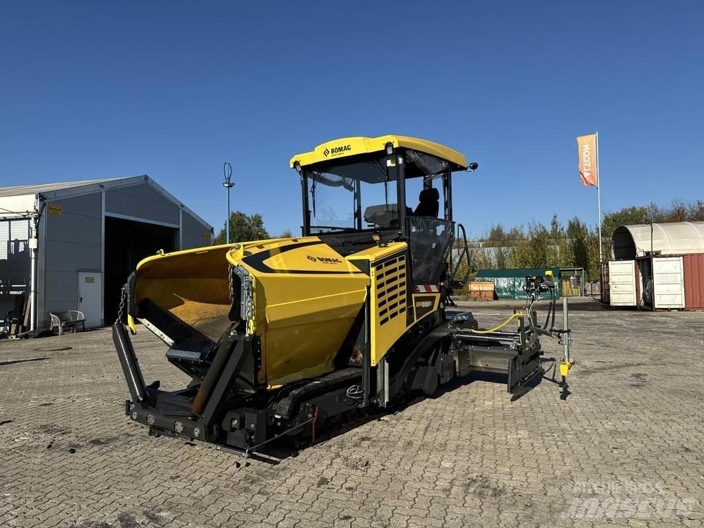 Bomag BF 300 C-2 معدات السفلتة