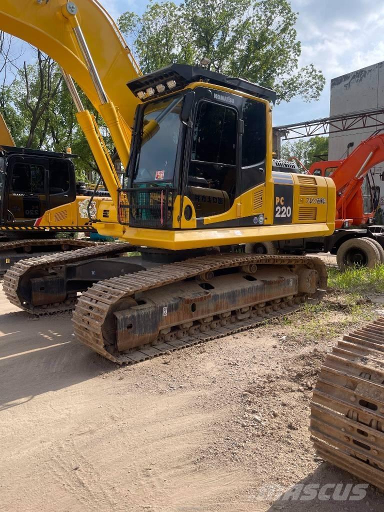 Komatsu pc220-8 حفارات زحافة