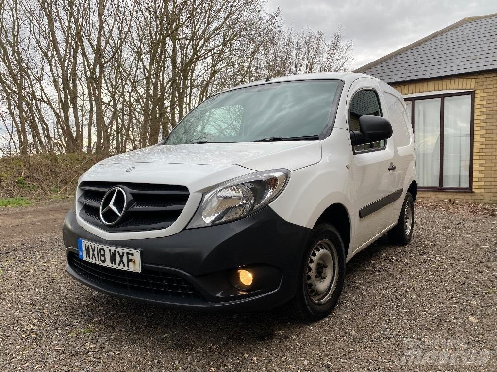 Mercedes-Benz Citan شاحنة مقفلة