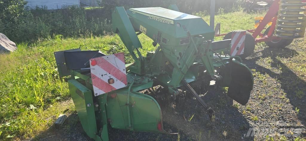 John Deere 131 جزازات مكيفات