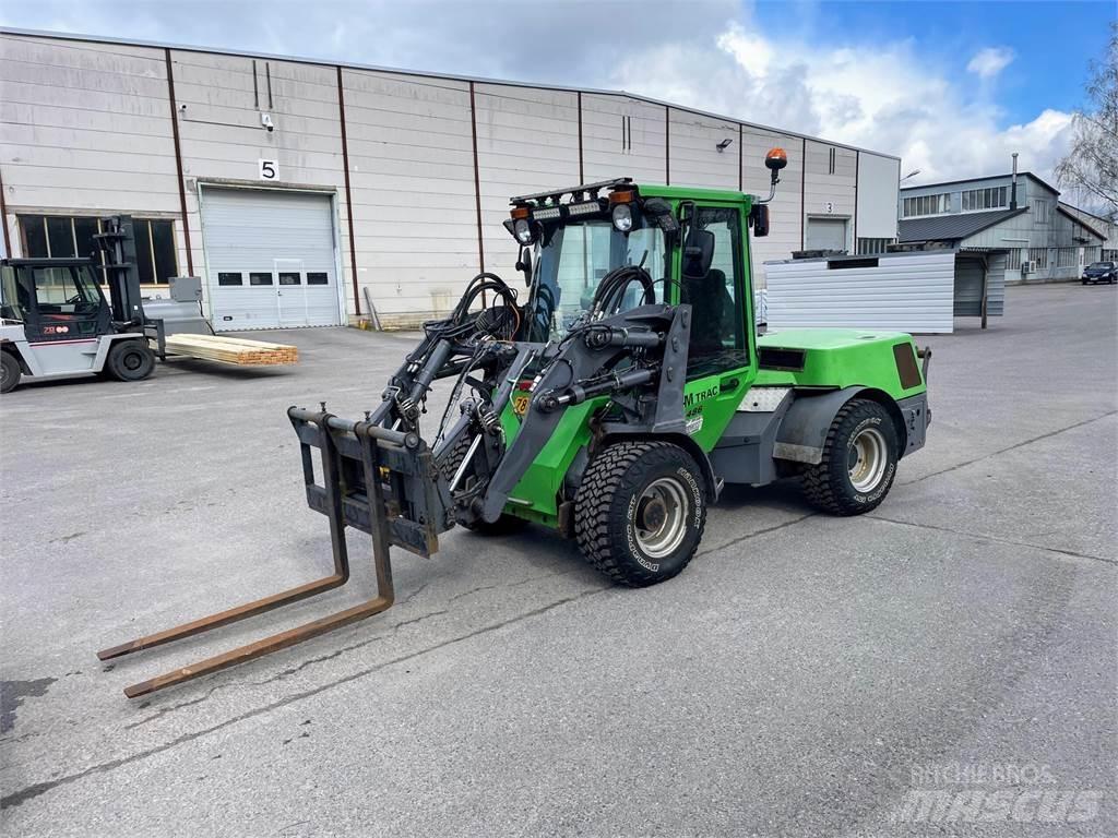 LM Trac 486 جرارات مدمجة