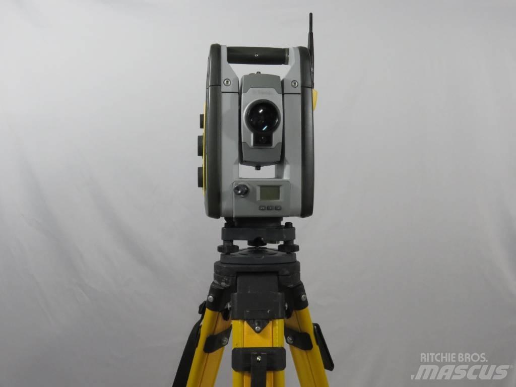 Trimble SPS930 مكونات أخرى