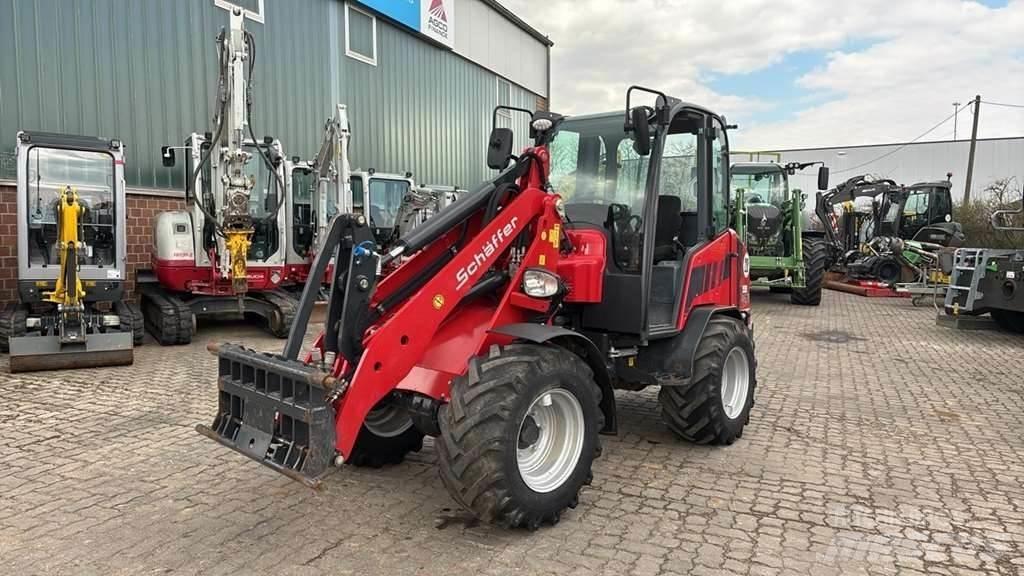 Schäffer 4670 لوادر بعجل