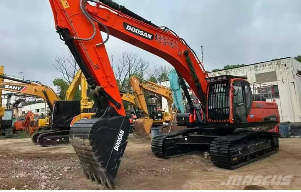 Doosan DX 340 حفارات زحافة