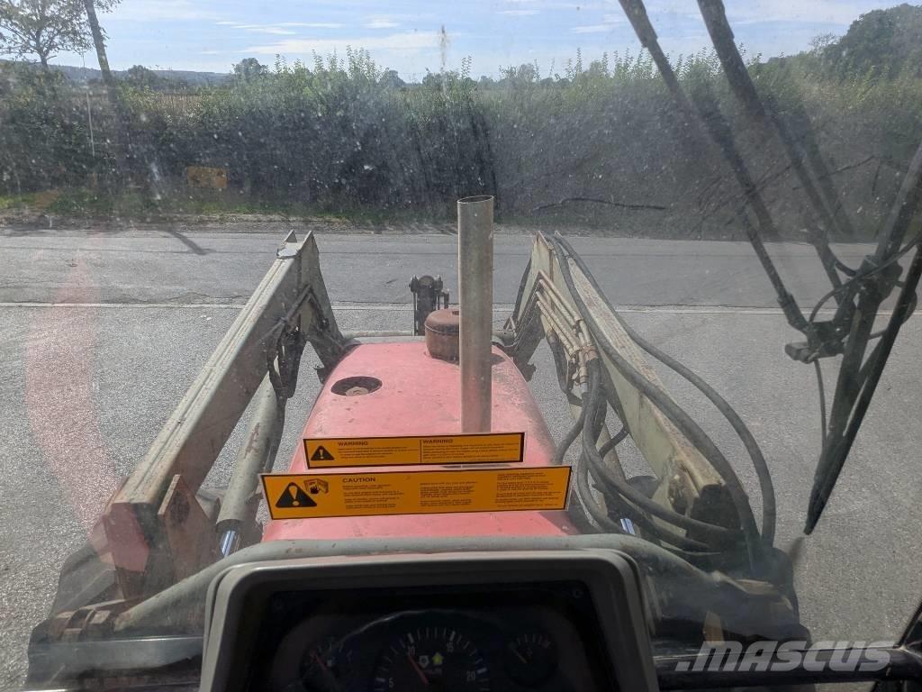 Massey Ferguson 6120 الجرارات