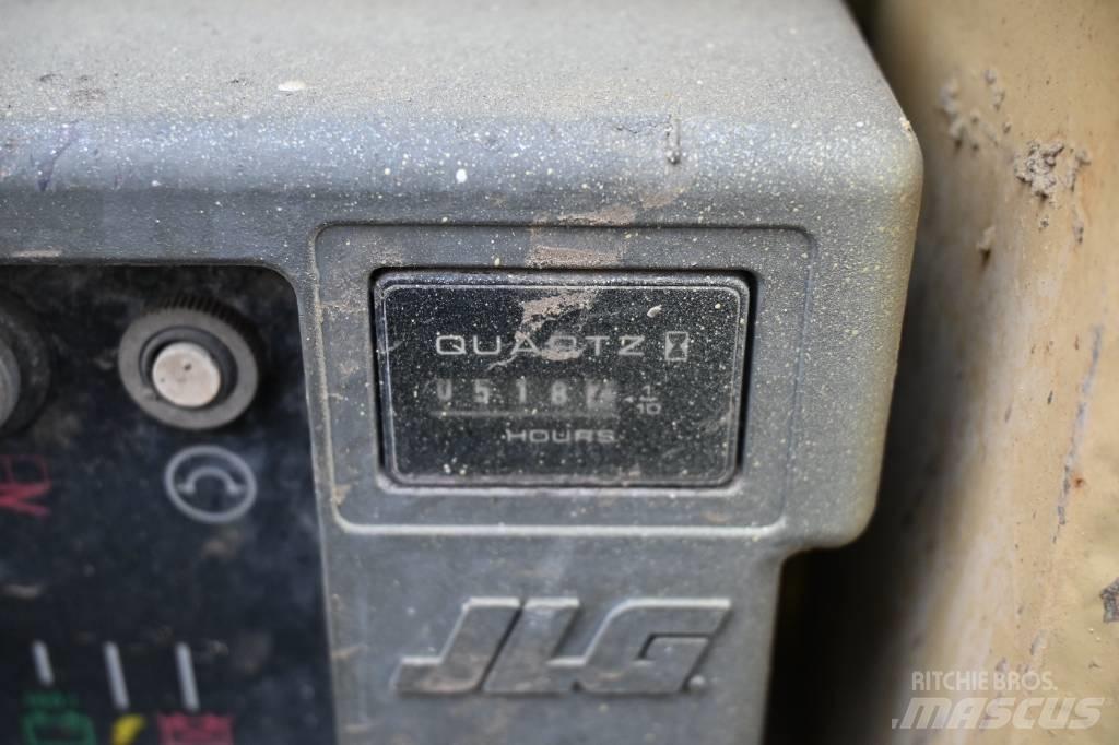 JLG 2030ES رافعات مقصية الشكل