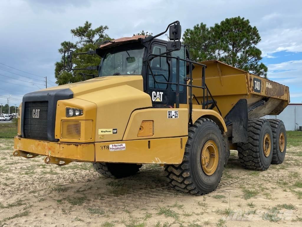 CAT 740 GC ساحبات مفصلية
