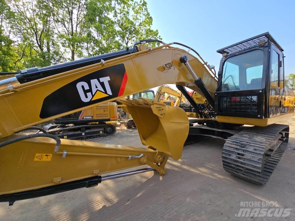 CAT 320D2 حفارات زحافة