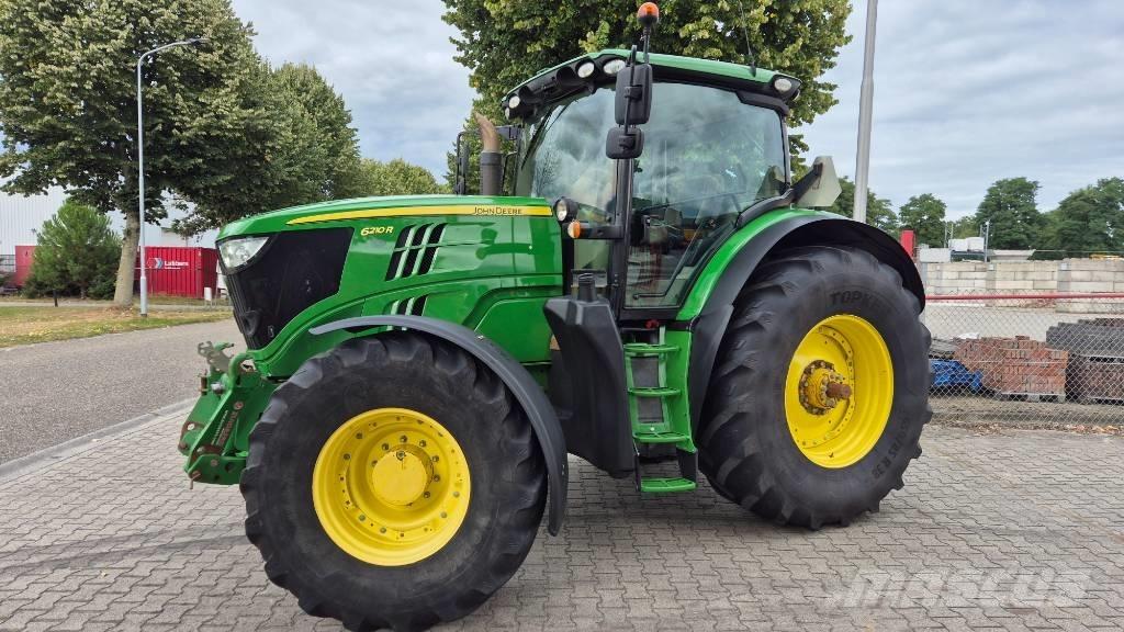 John Deere 6210 R الجرارات