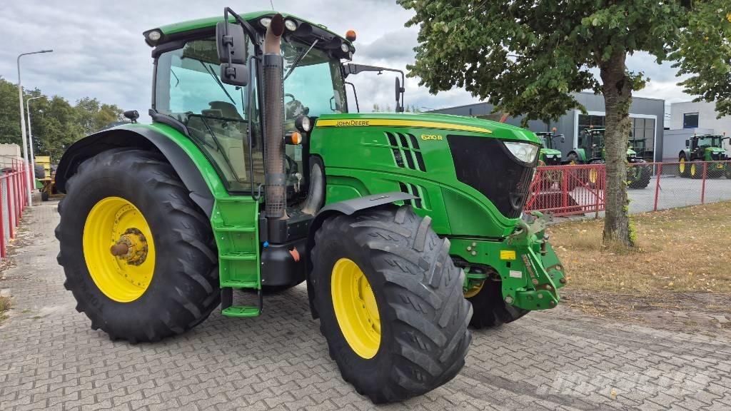 John Deere 6210 R الجرارات