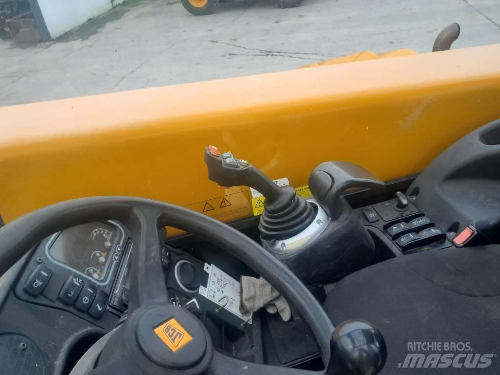 JCB 536-60 معدات مناولة لأغراض الزراعة