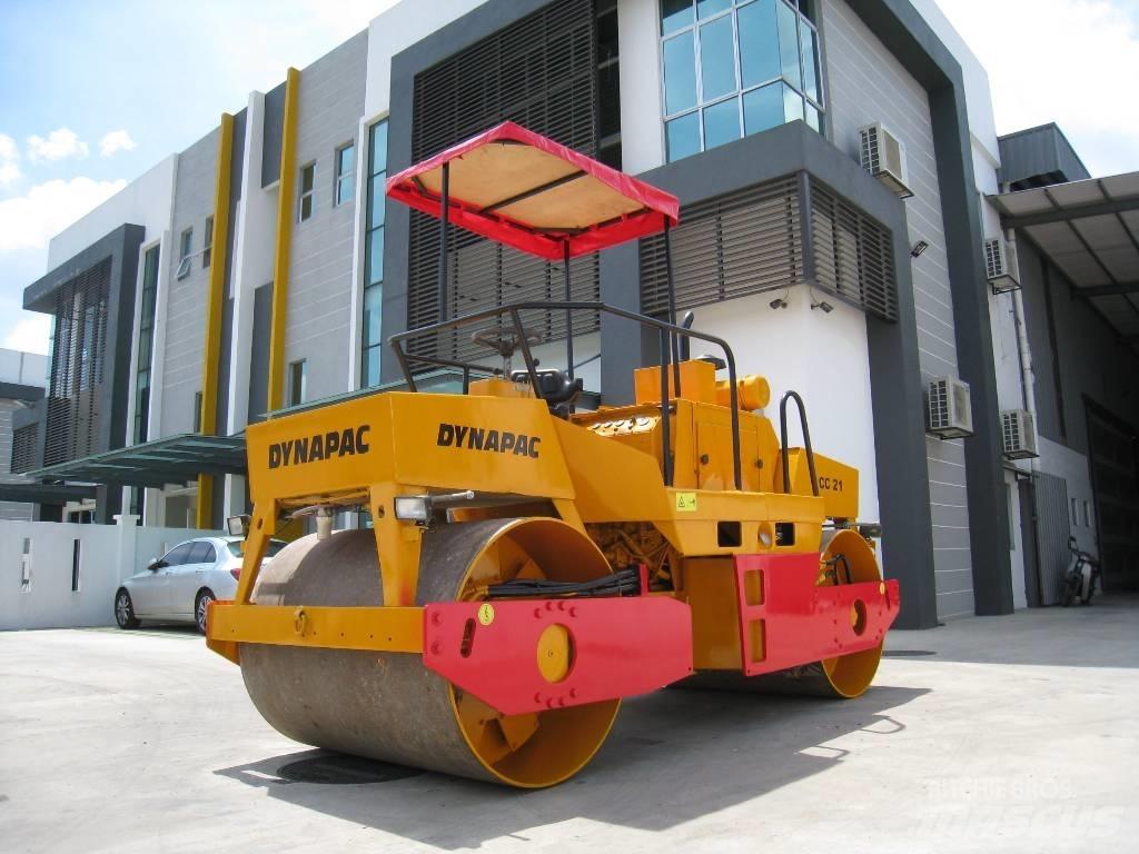 Dynapac CC 211 مداحل ثنائية الاسطوانة