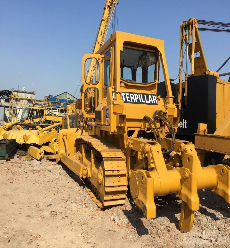 CAT D 8 K بلدوزرات مجنزرة