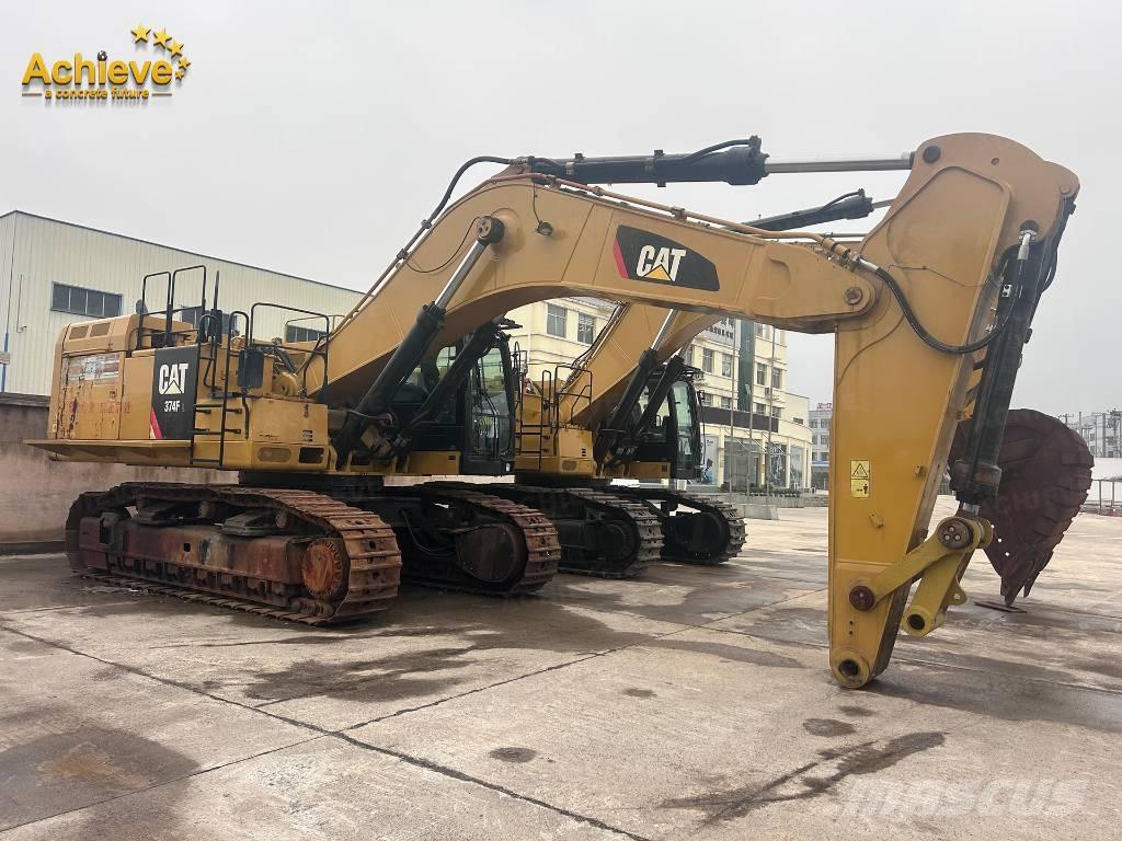 CAT 374 حفارات زحافة