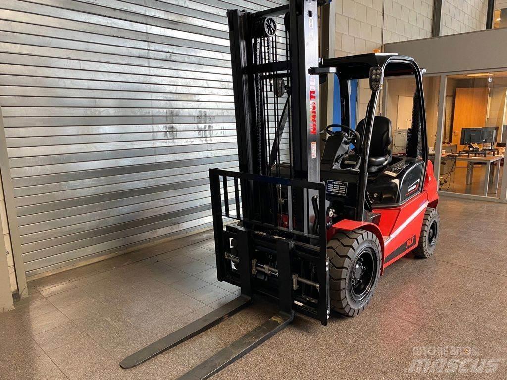 Manitou MI 30 D شاحنات الديزل