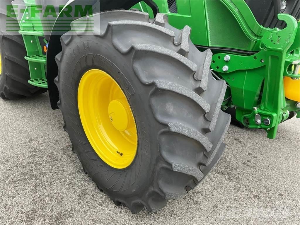 John Deere 6R 110 الجرارات