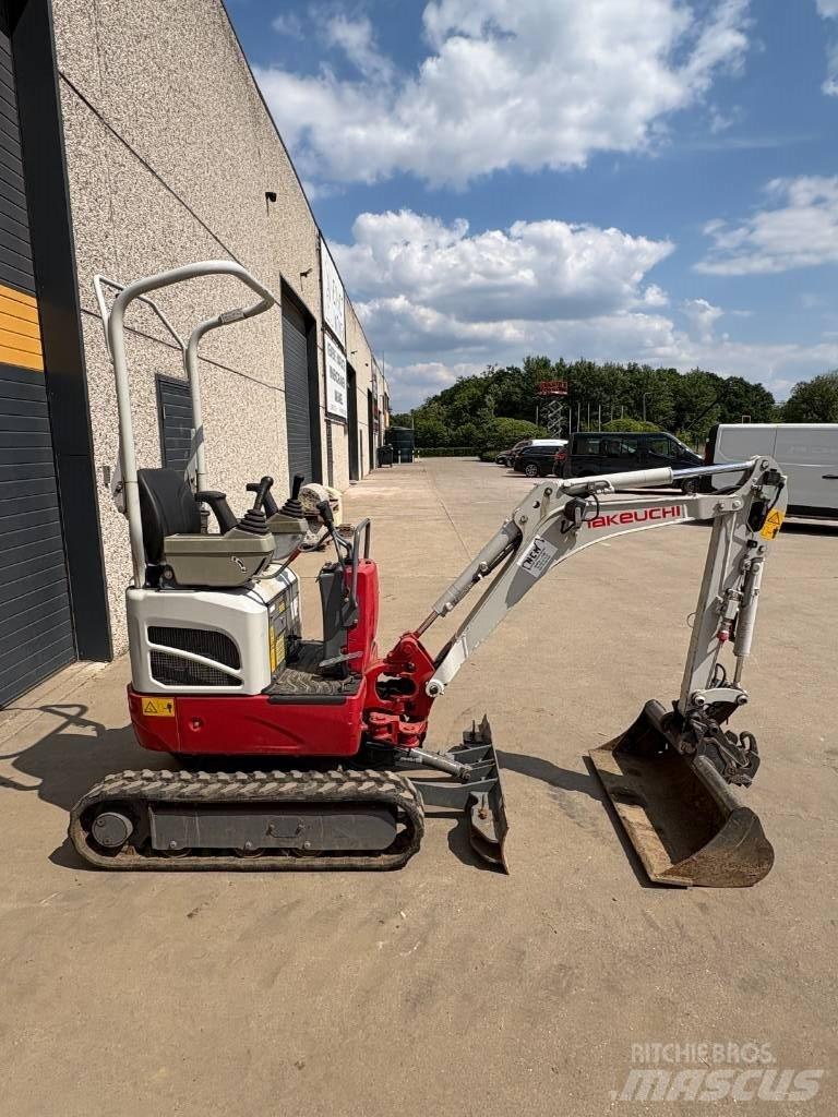 Takeuchi TB 210 R حفارات صغيرة أقل من 7 طن (حفارات صغيرة)