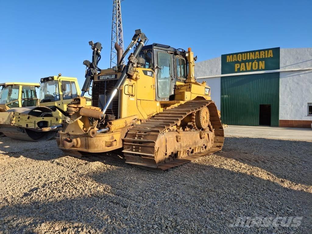 CAT D 6 T LGP بلدوزرات مجنزرة