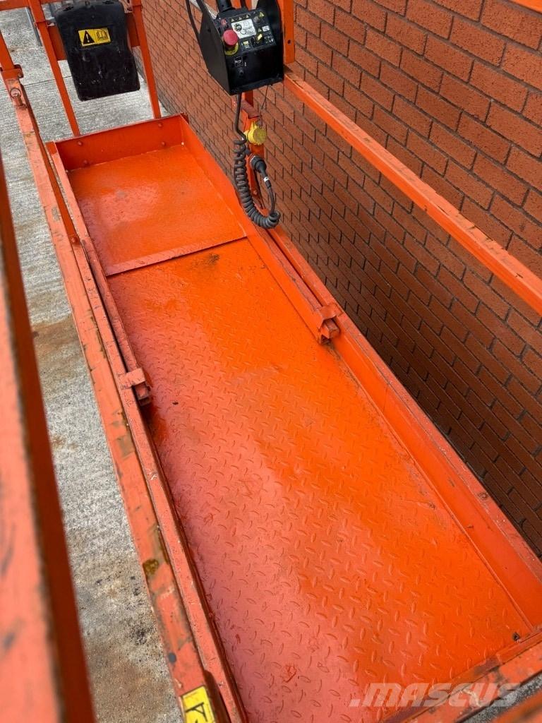 JLG 6 RS رافعات مقصية الشكل