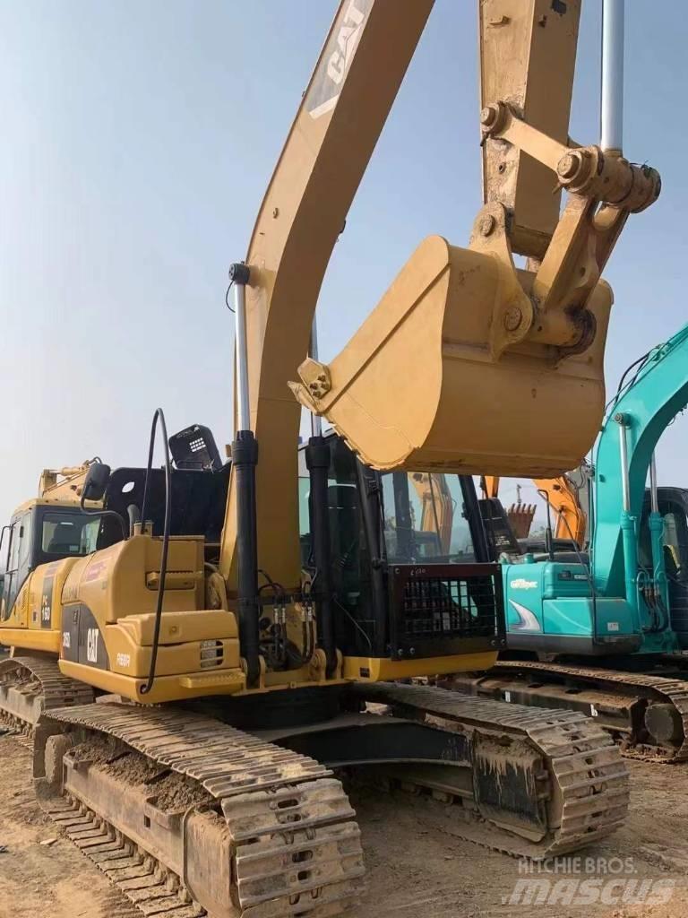 CAT 315 D حفارات زحافة