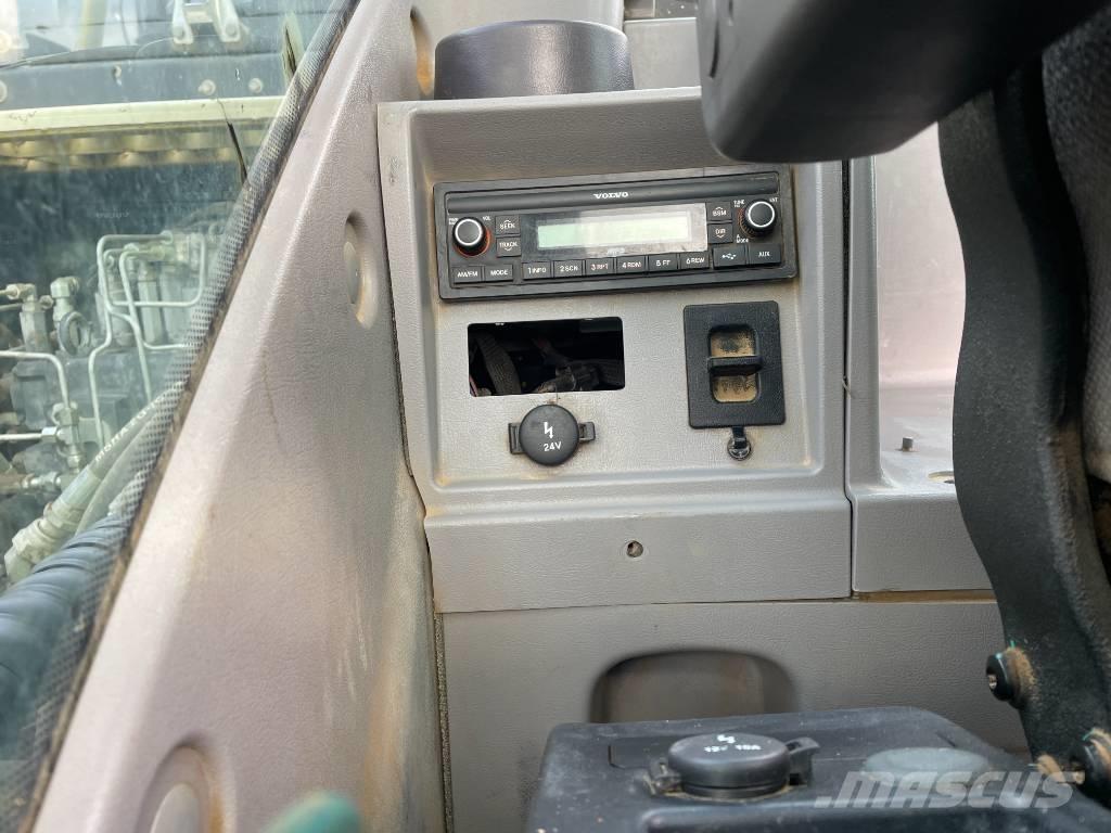 Volvo EC 140 EL حفارات زحافة