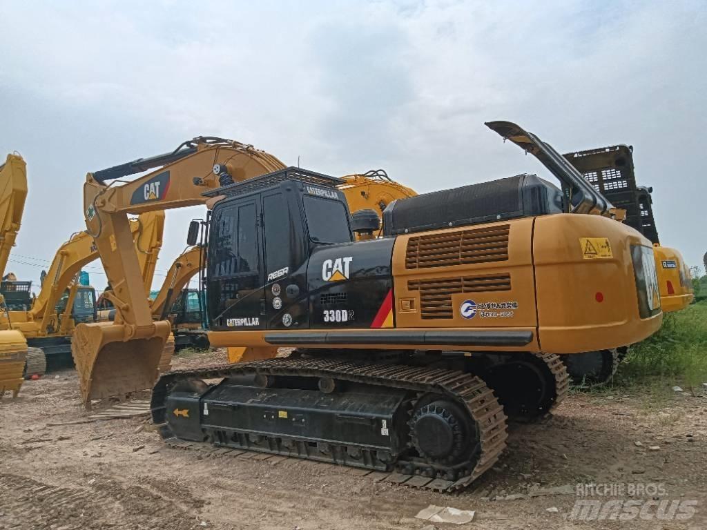 CAT 336 حفارات زحافة
