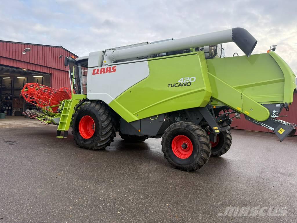 CLAAS Tucano 420 حصادات