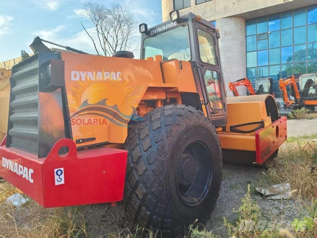 Dynapac CA 25 D مداحل أحادية الأسطوانة