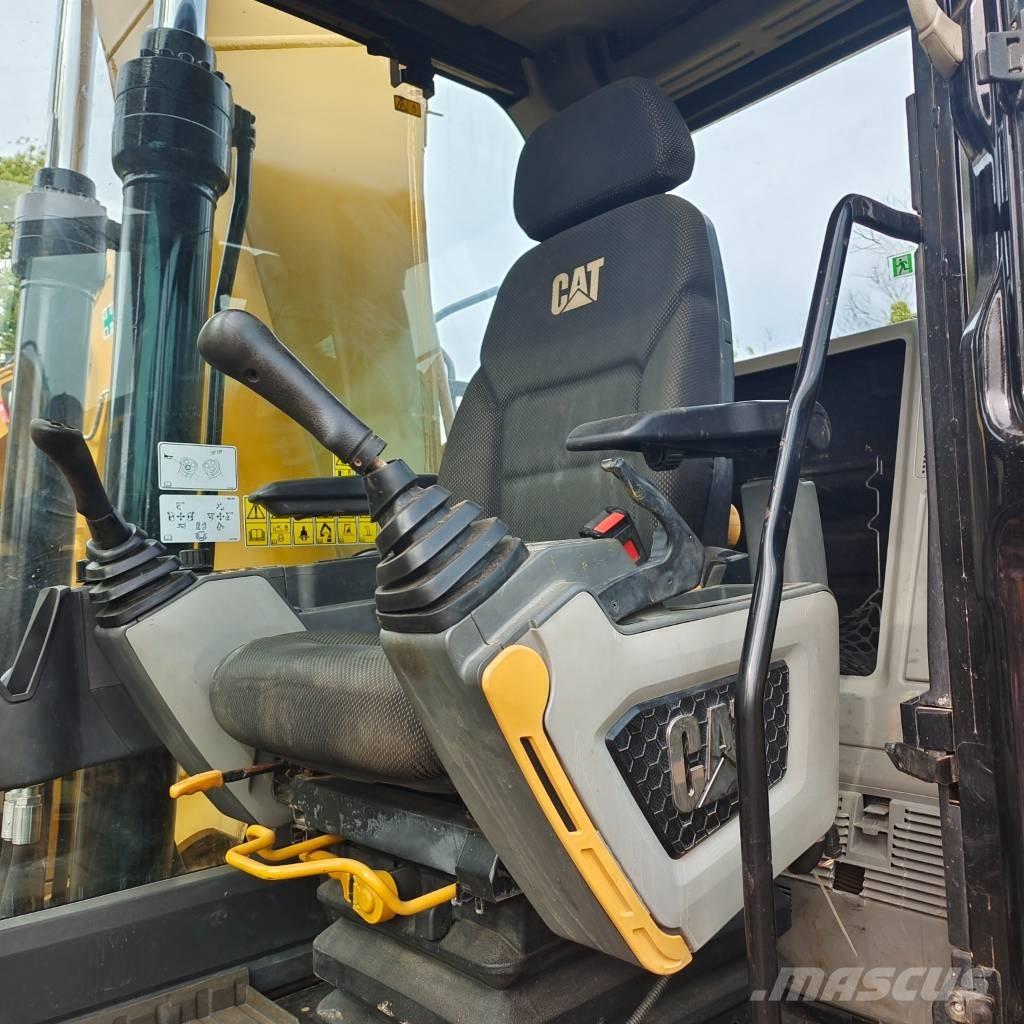 CAT 320 GC حفارات زحافة