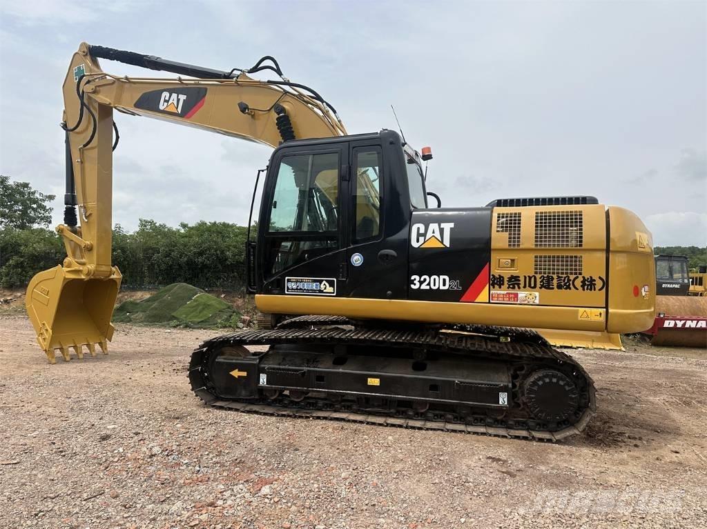 CAT 320D حفارات زحافة