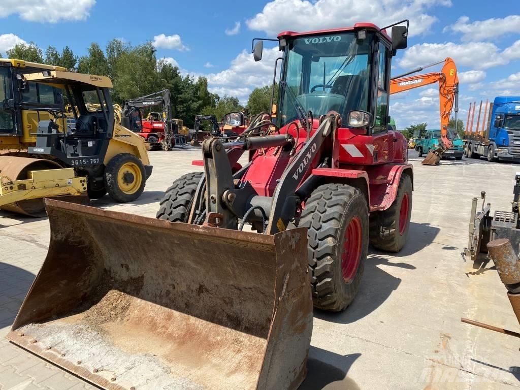 Volvo L 30 G لوادر بعجل