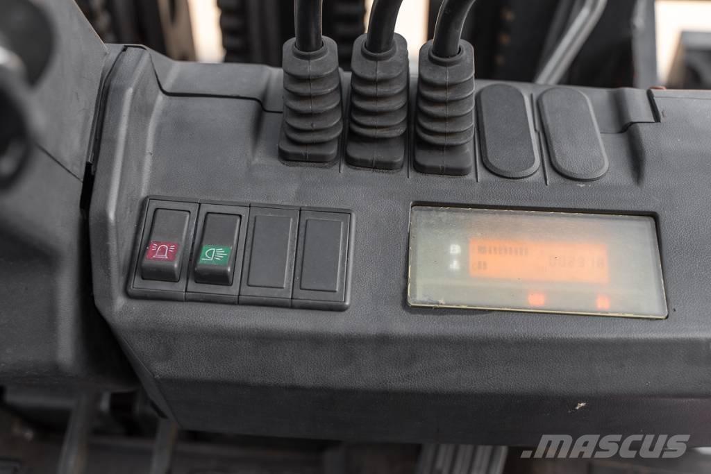 Manitou MI 35 D شاحنات الديزل