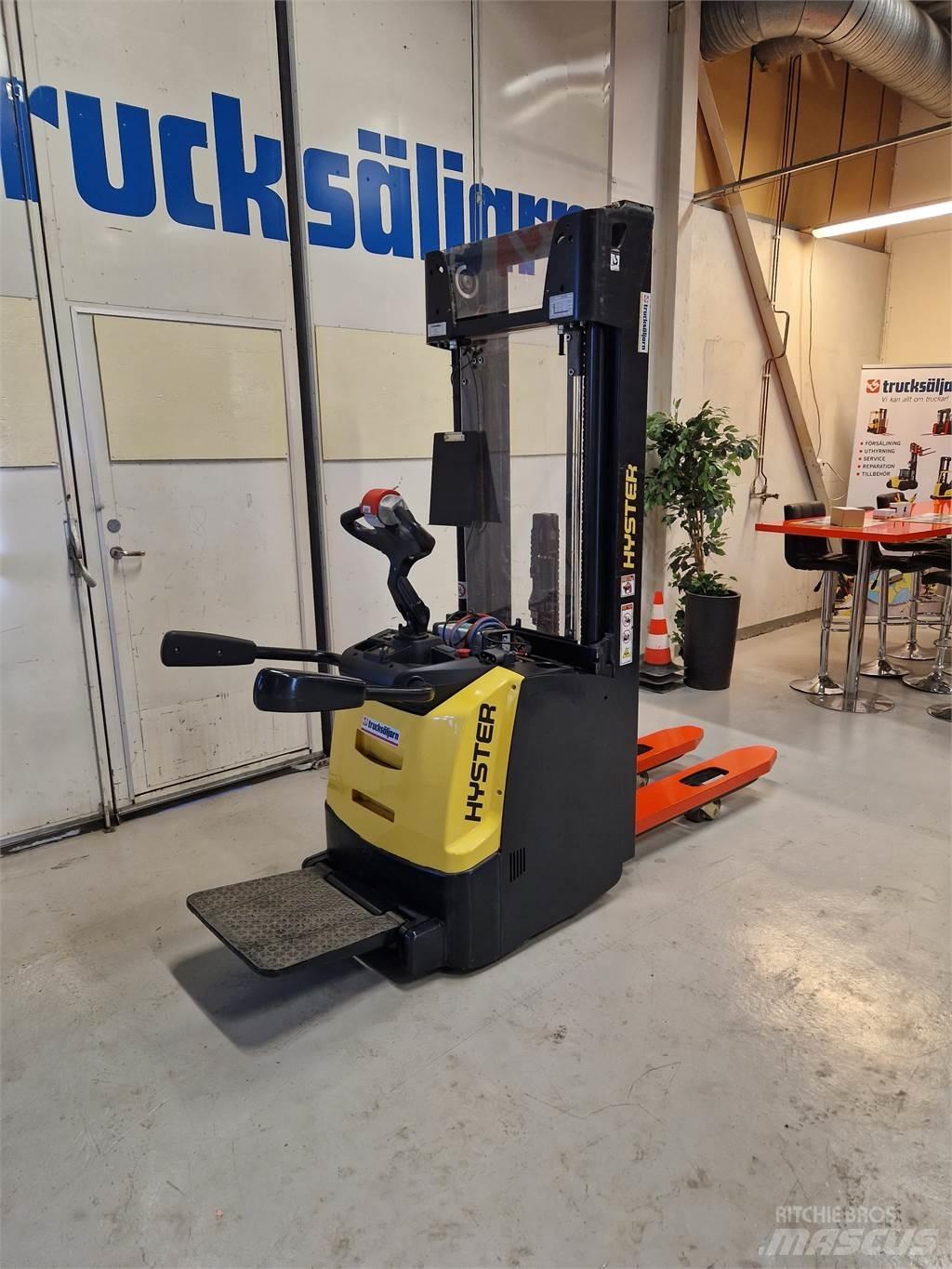 Hyster S1.4S IL معدات التكديس الجوالة