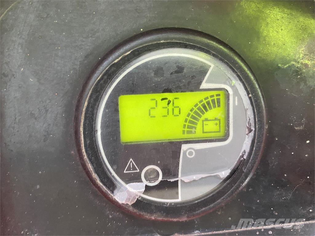 Manitou Diverse رافعات سلة مفصلية