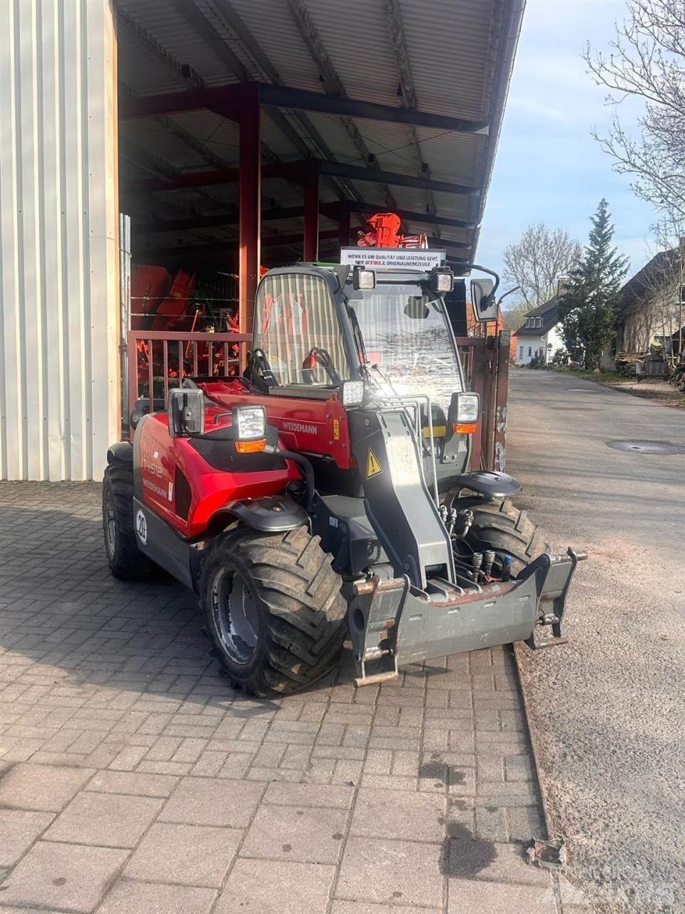 Weidemann T4512 معدات مناولة لأغراض الزراعة