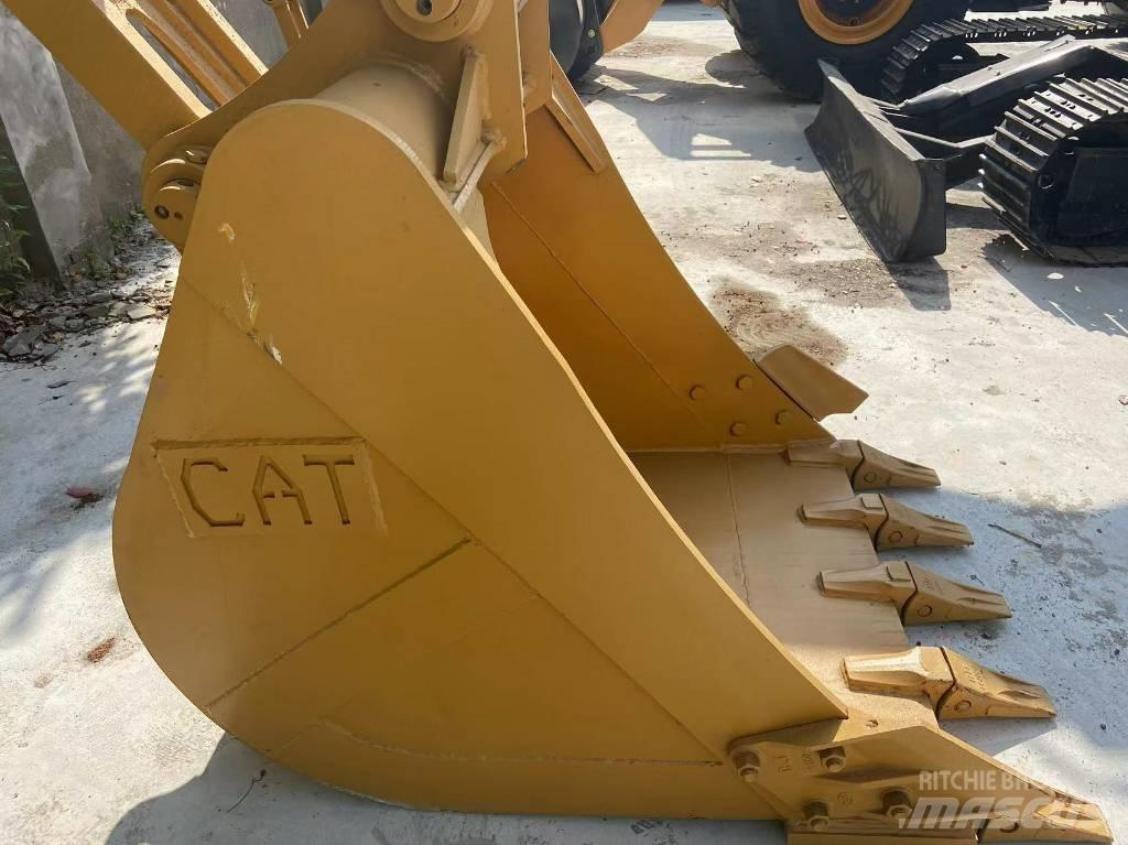 CAT 320GC حفارات زحافة