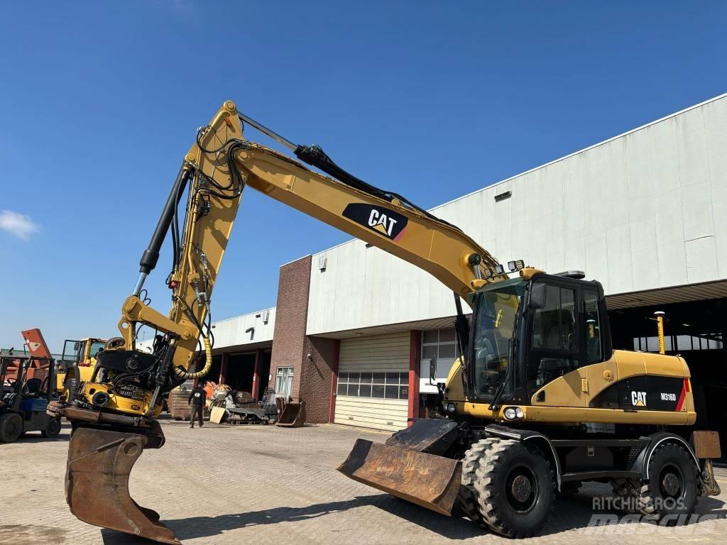 CAT M 316 D حفارات بعجل