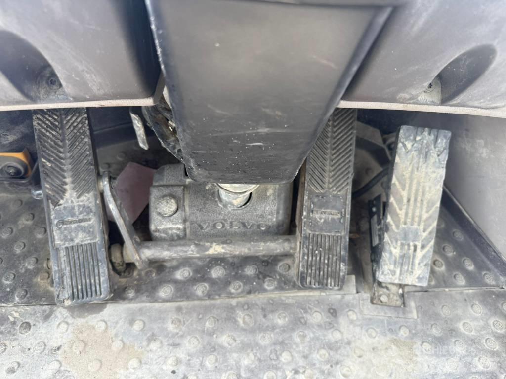 Volvo L 180 G لوادر بعجل
