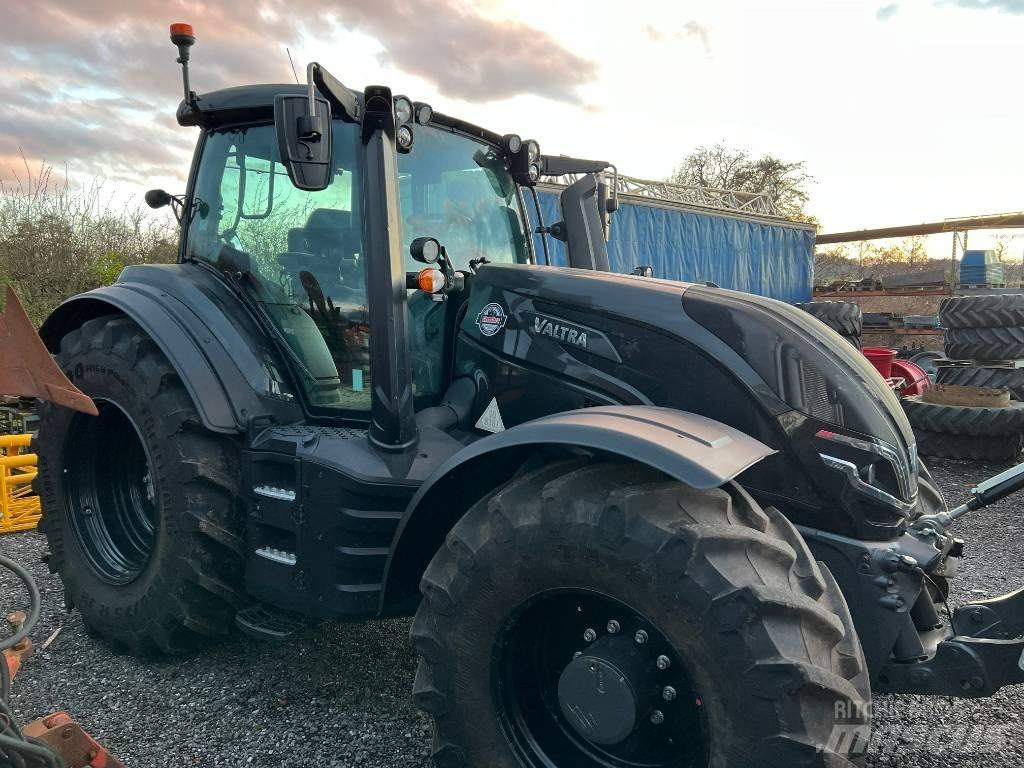 Valtra T 235 Direct الجرارات