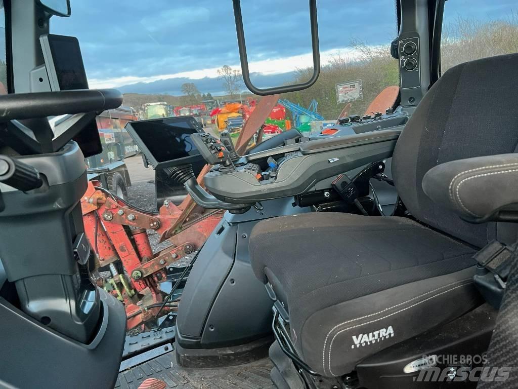 Valtra T 235 Direct الجرارات