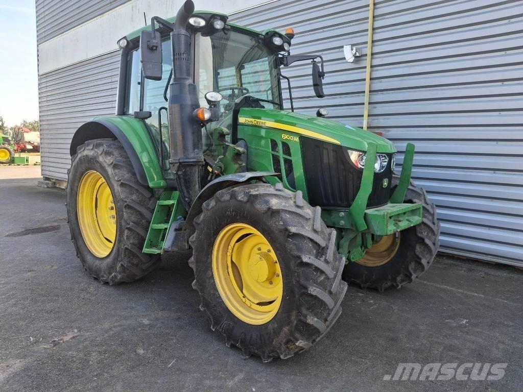 John Deere 6100M الجرارات