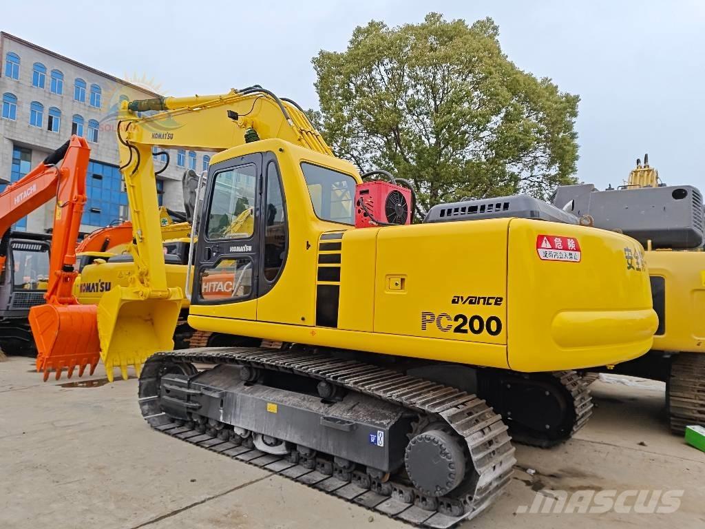 Komatsu PC 200-6 حفارات زحافة