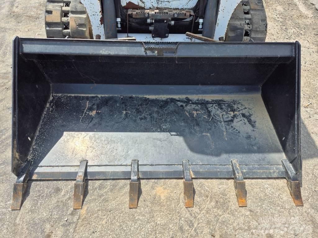Bobcat T 590 لوادر انزلاقية التوجيه