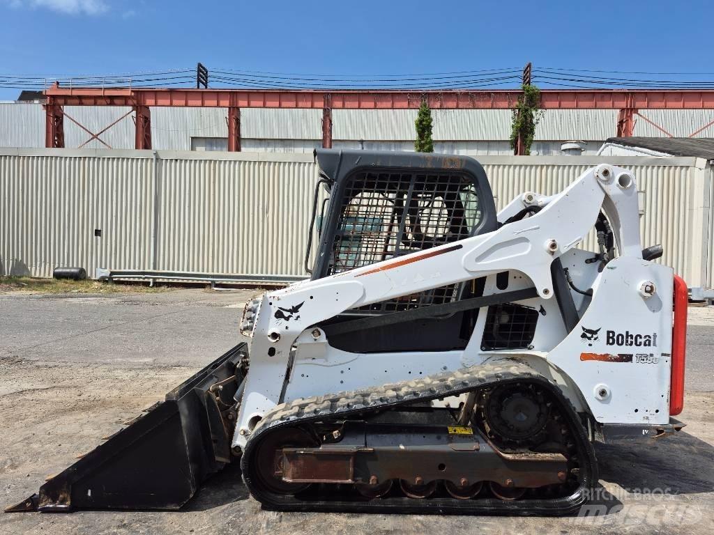 Bobcat T 590 لوادر انزلاقية التوجيه