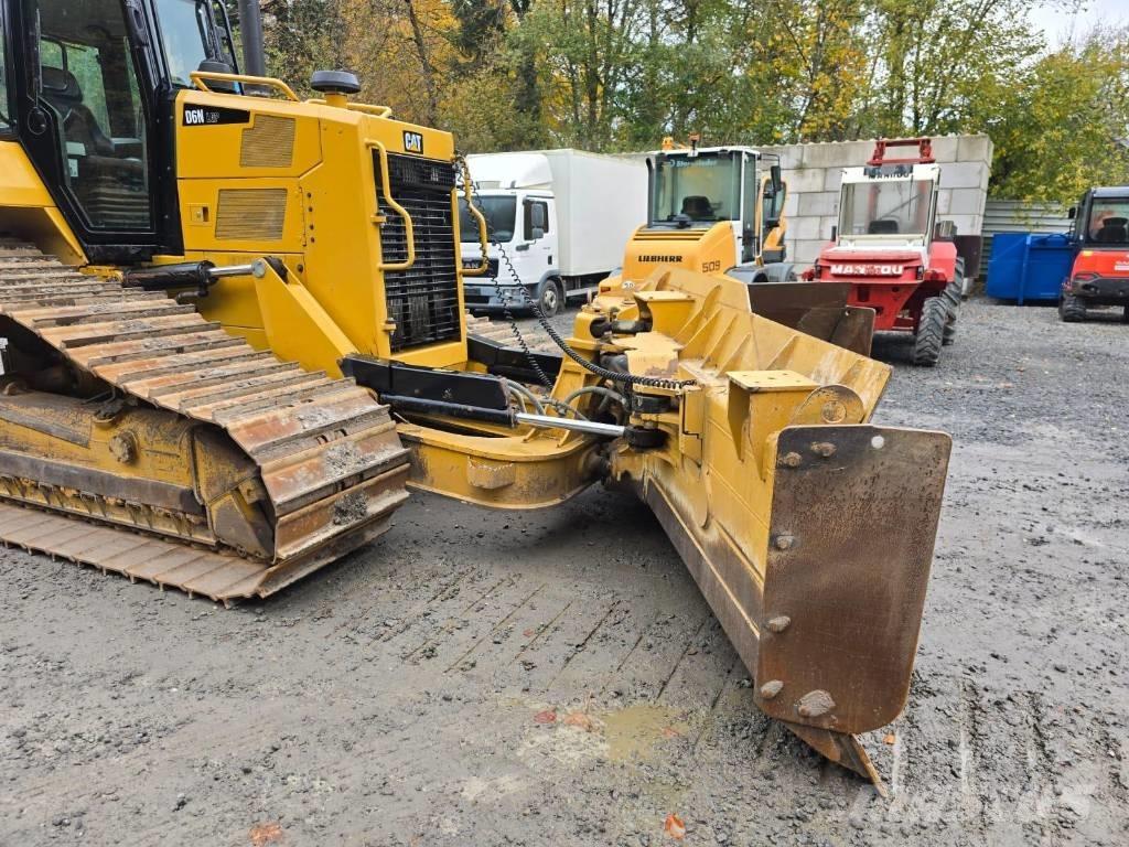 CAT D 6 N LGP بلدوزرات مجنزرة
