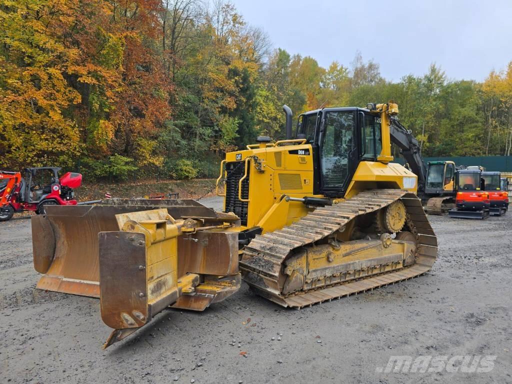 CAT D 6 N LGP بلدوزرات مجنزرة