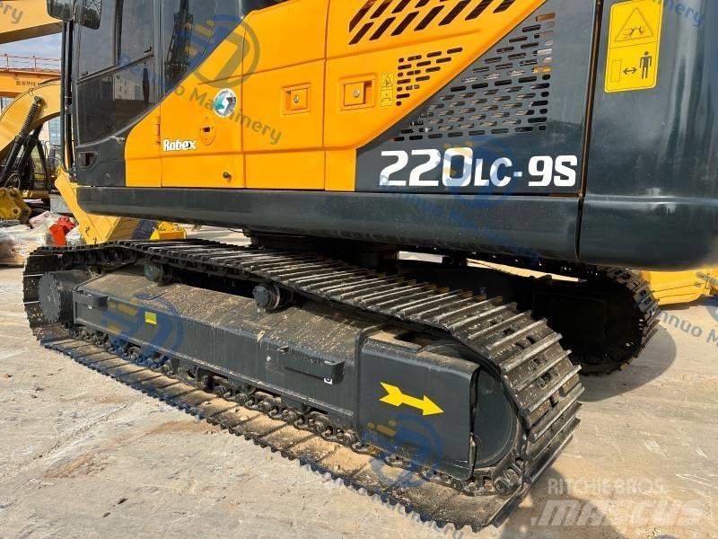 Hyundai R220LC-9S حفارات زحافة