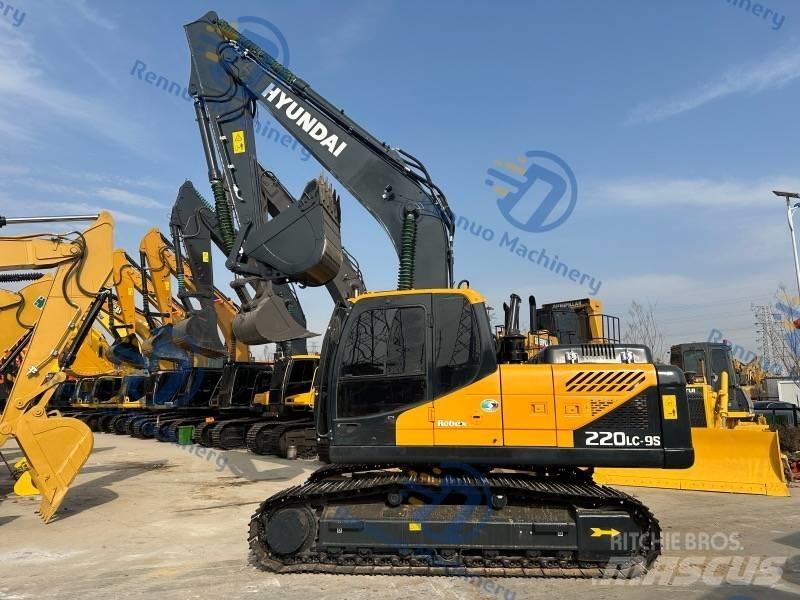 Hyundai R220LC-9S حفارات زحافة